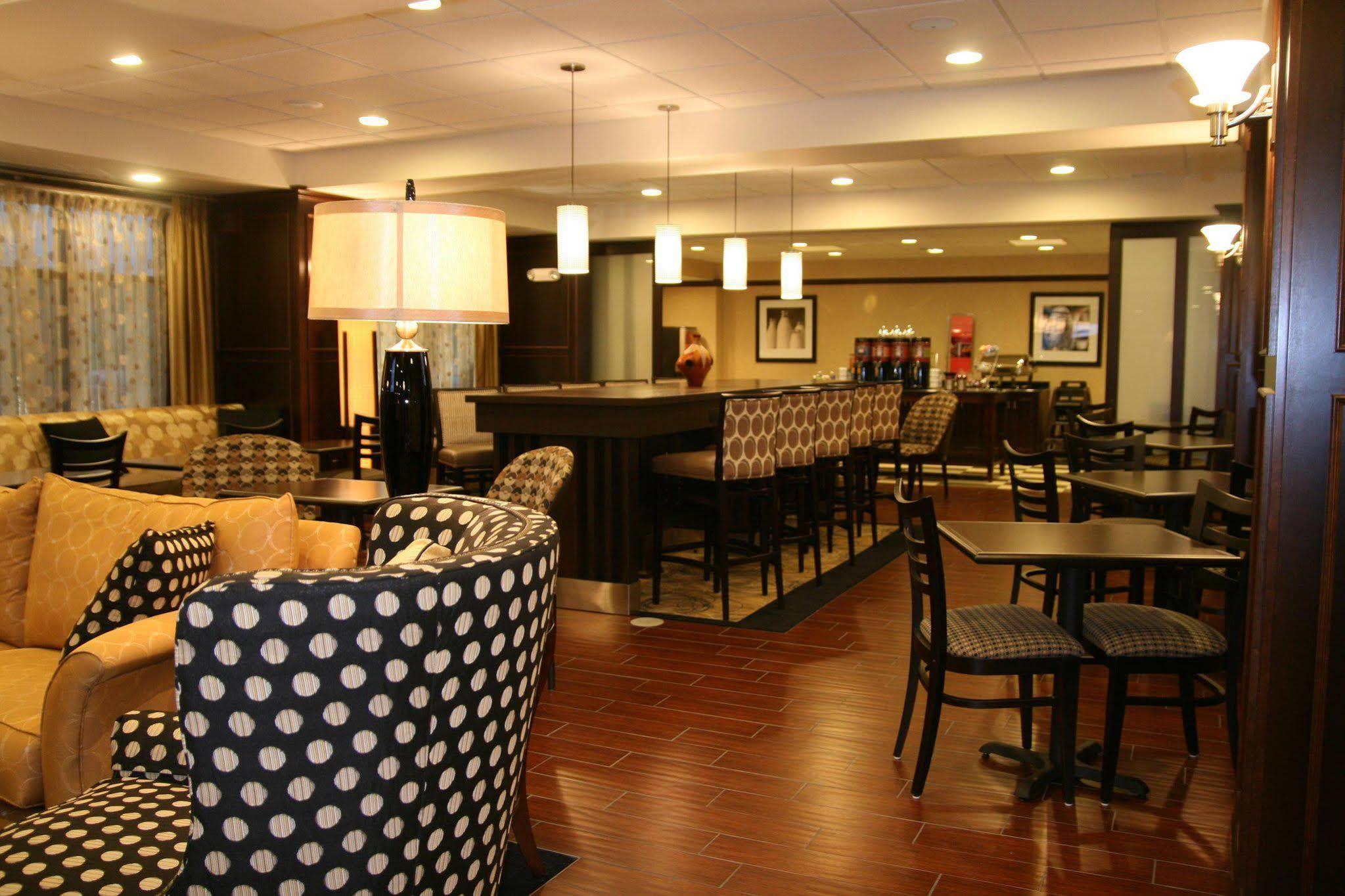 Hampton Inn Meadville Eksteriør bilde