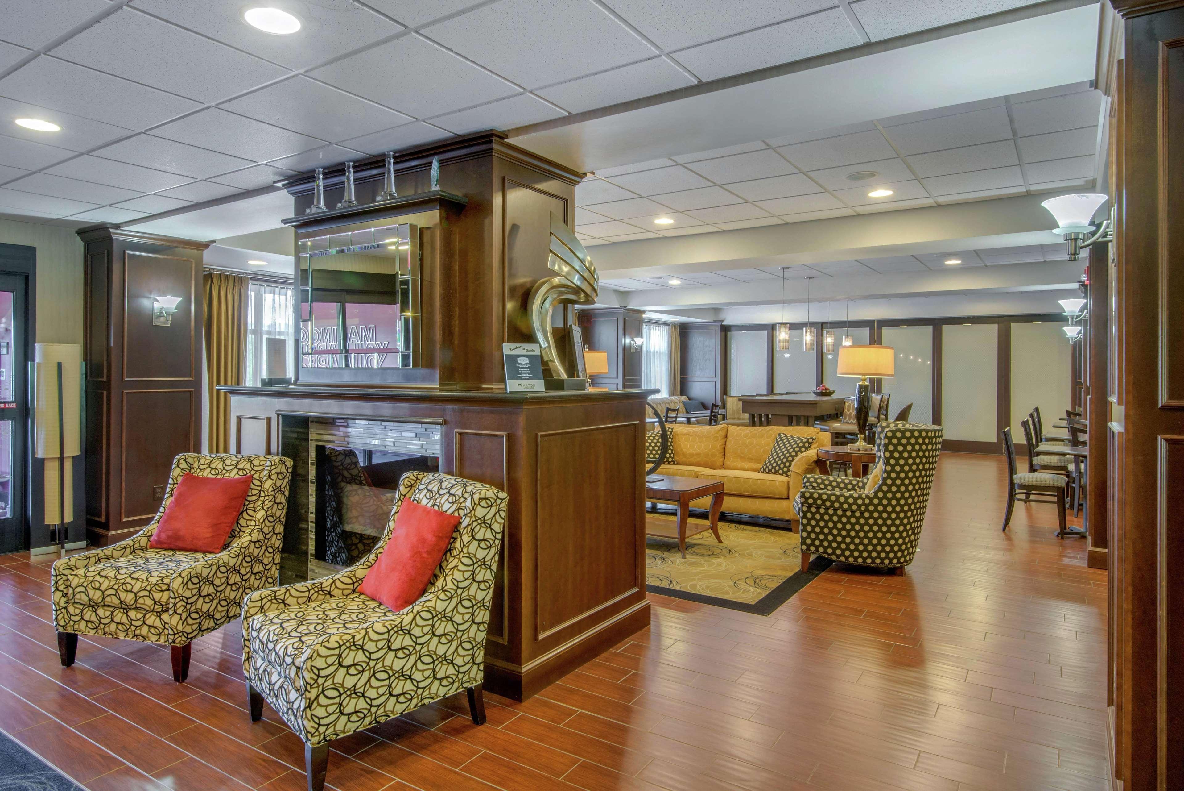 Hampton Inn Meadville Eksteriør bilde