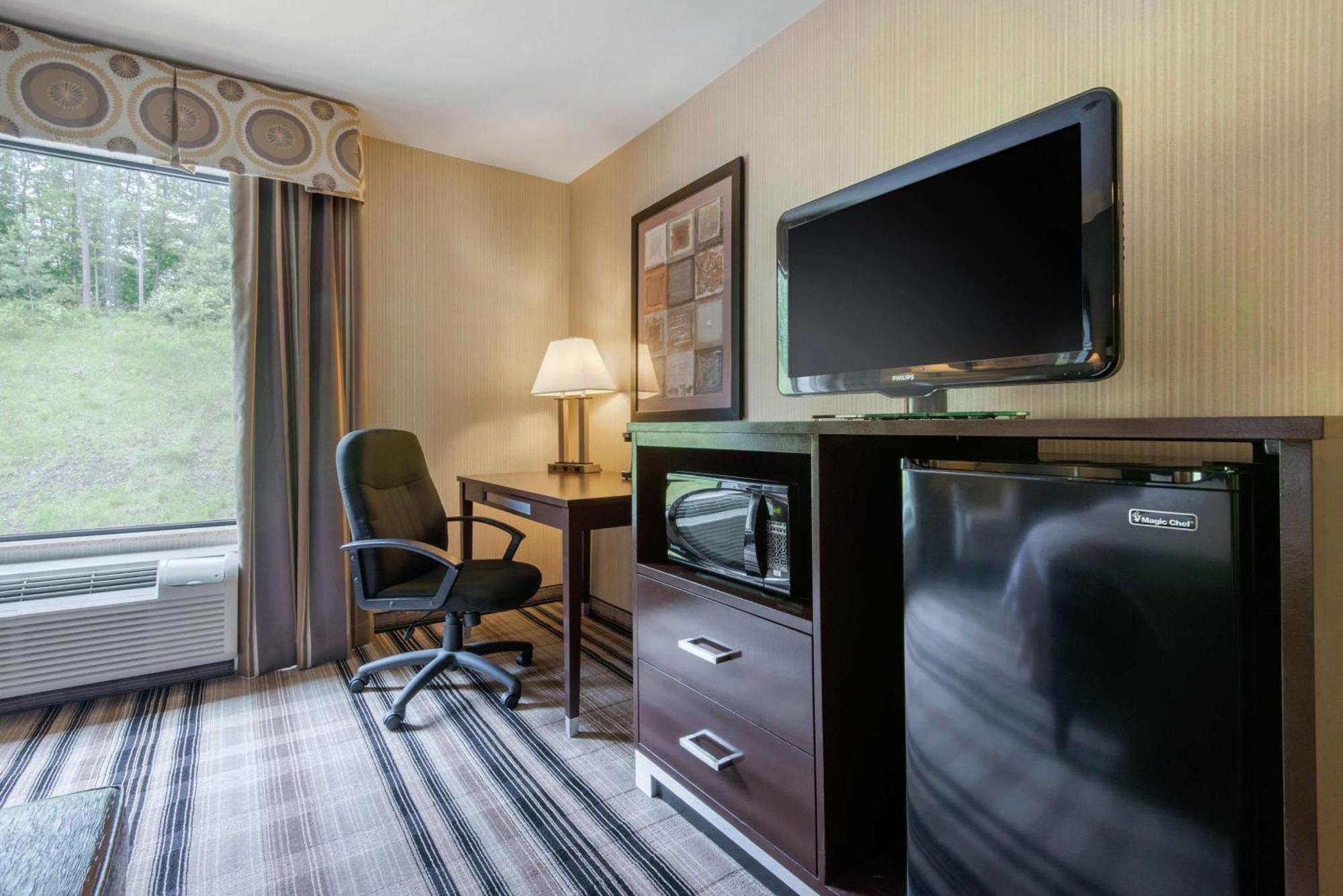 Hampton Inn Meadville Eksteriør bilde